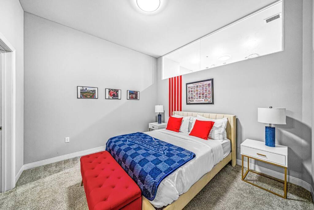 2Br Unit In The Heart Of Dt With View Of Playhouse Square, Pool & Gym Access- 305 Leilighet Cleveland Eksteriør bilde
