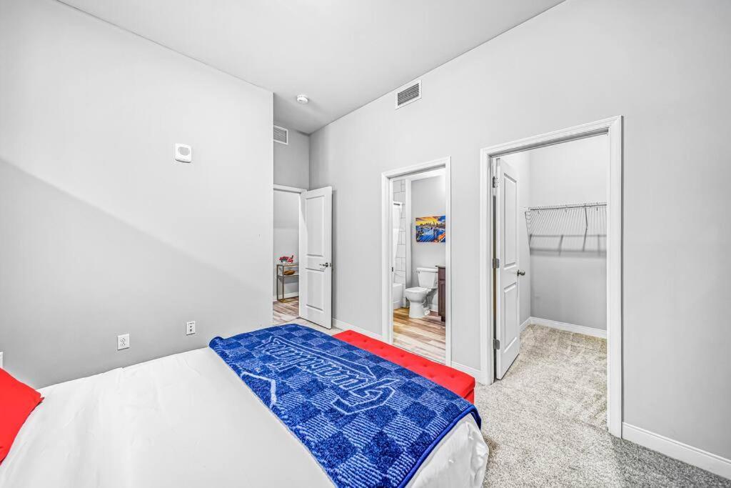 2Br Unit In The Heart Of Dt With View Of Playhouse Square, Pool & Gym Access- 305 Leilighet Cleveland Eksteriør bilde