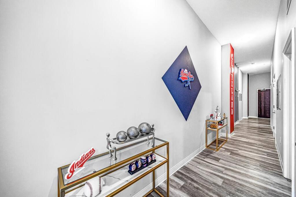 2Br Unit In The Heart Of Dt With View Of Playhouse Square, Pool & Gym Access- 305 Leilighet Cleveland Eksteriør bilde