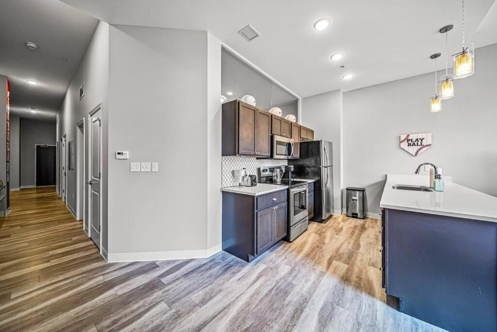2Br Unit In The Heart Of Dt With View Of Playhouse Square, Pool & Gym Access- 305 Leilighet Cleveland Eksteriør bilde