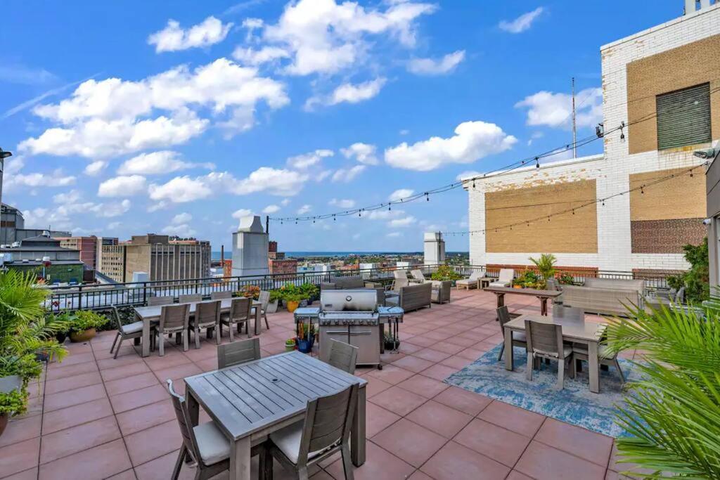 2Br Unit In The Heart Of Dt With View Of Playhouse Square, Pool & Gym Access- 305 Leilighet Cleveland Eksteriør bilde